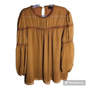 SUZANNE BETRO 2X Tan polka dot peasant sleeve blouse